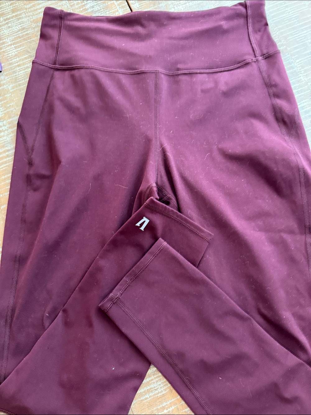 Vuori Women's Leggings in Plum